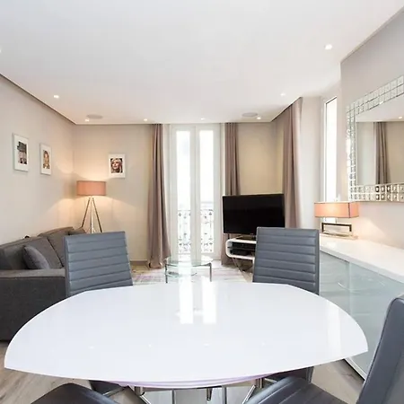 1 Bedroom In Front Of The Palais! Apartment Cannes