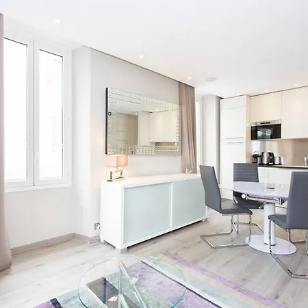 Apartment 1 Bedroom In Front Of The Palais!