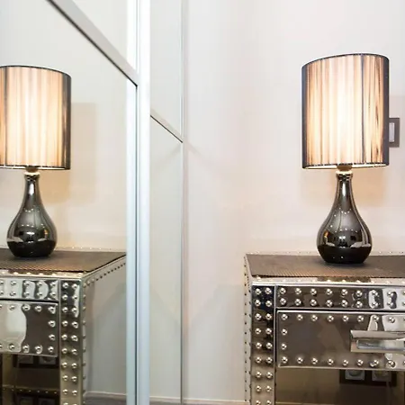 1 Bedroom In Front Of The Palais! Cannes