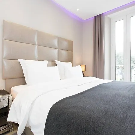 1 Bedroom In Front Of The Palais! *