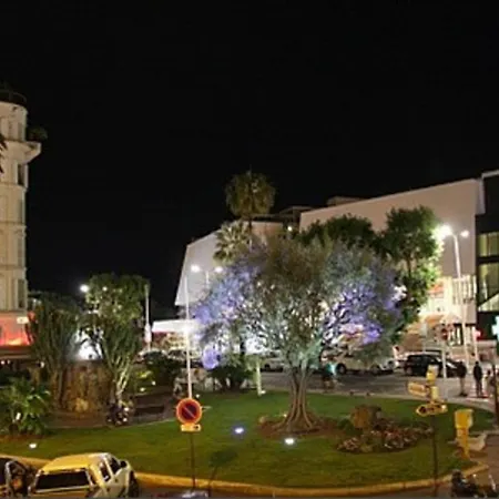 Apartment 1 Bedroom In Front Of The Palais!