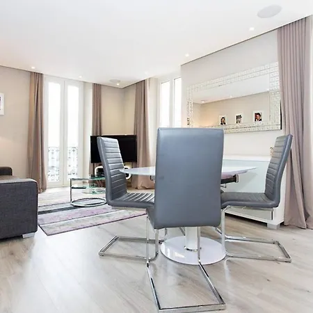 1 Bedroom In Front Of The Palais! *