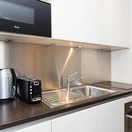 1 Bedroom In Front Of The Palais! * Cannes