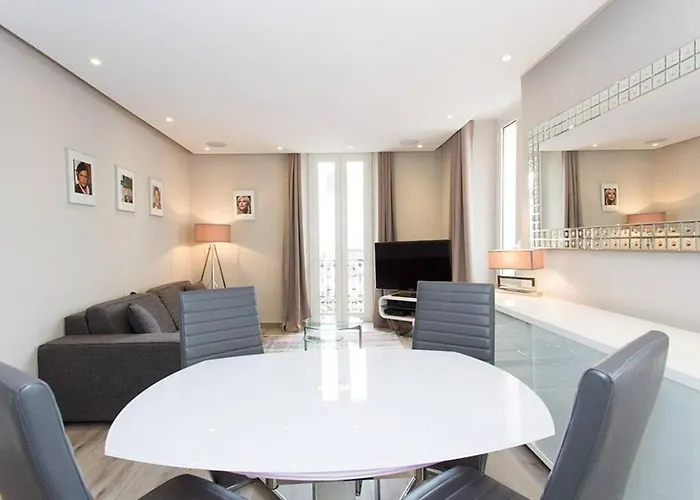 1 Bedroom In Front Of The Palais! Daire Cannes