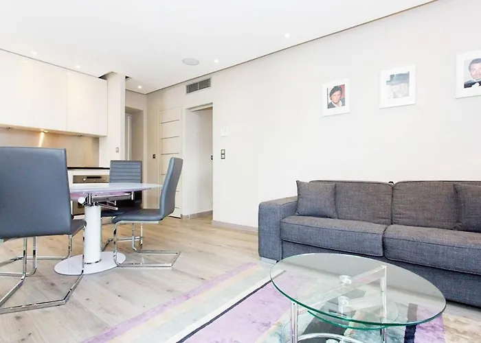 1 Bedroom In Front Of The Palais!