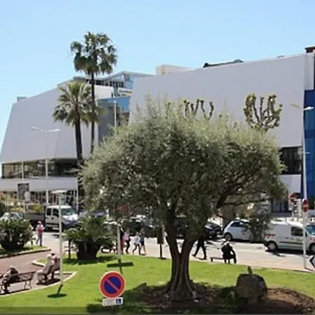 1 Bedroom In Front Of The Palais! Apartment Cannes